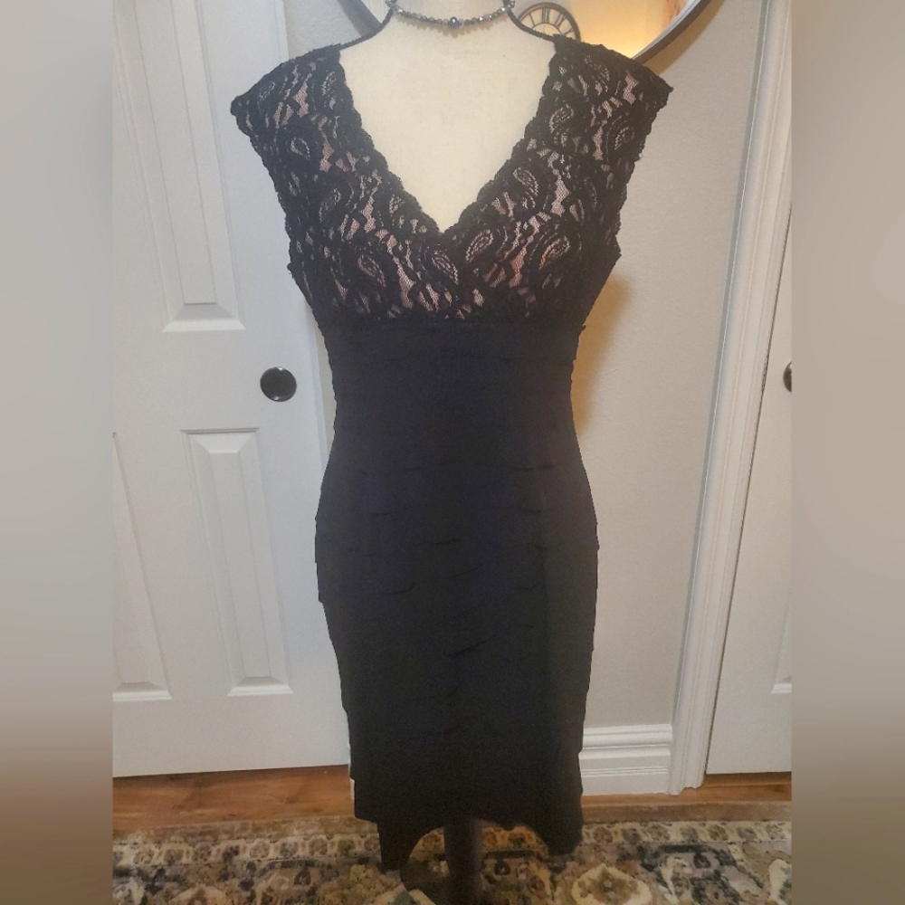 KIM ROGERS EVENING GOWN LINED SIZE 8 EXCELLENT CONDITION!